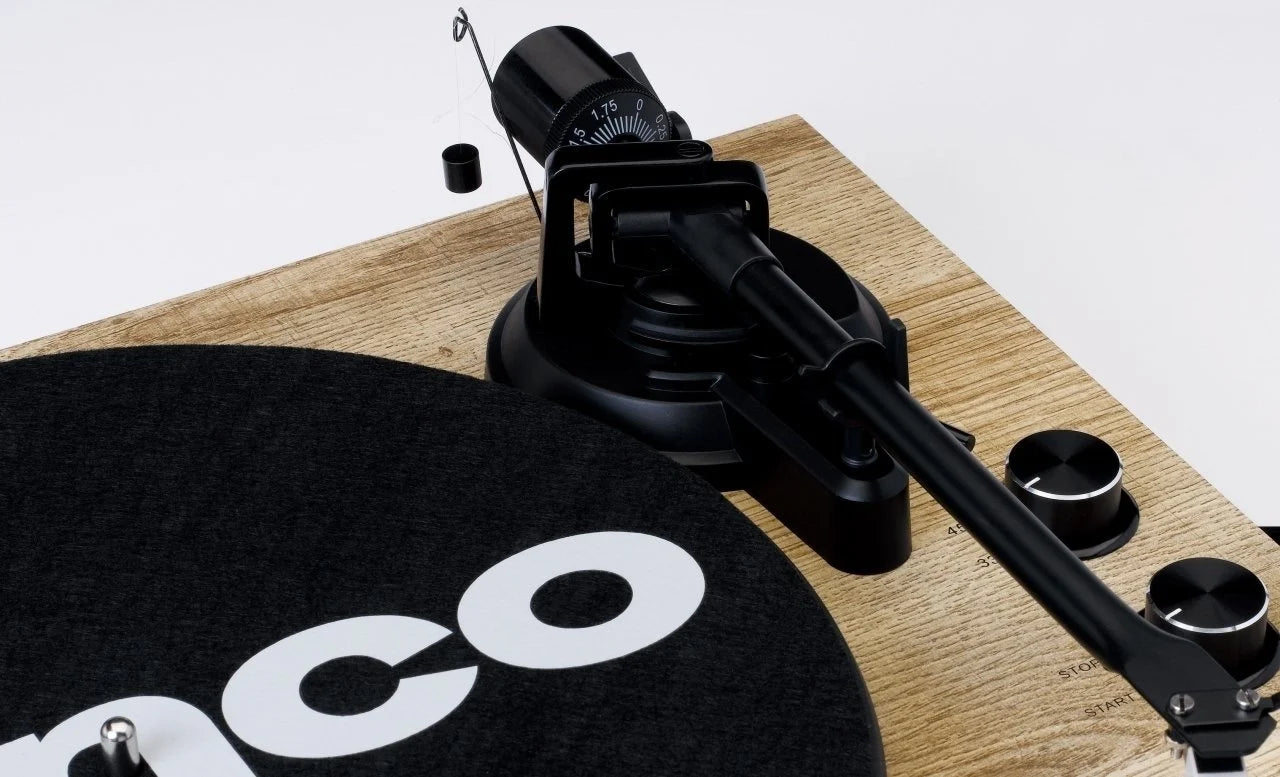 Lenco LBT-188PI – Bluetooth® Lemezjátszó USB Digitalizálással és Fém Karos Kialakítással