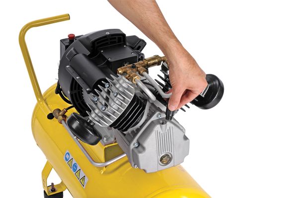 Powerplus POWX1770 Olajos Kompresszor – 2200 W, 50 Literes Tartály